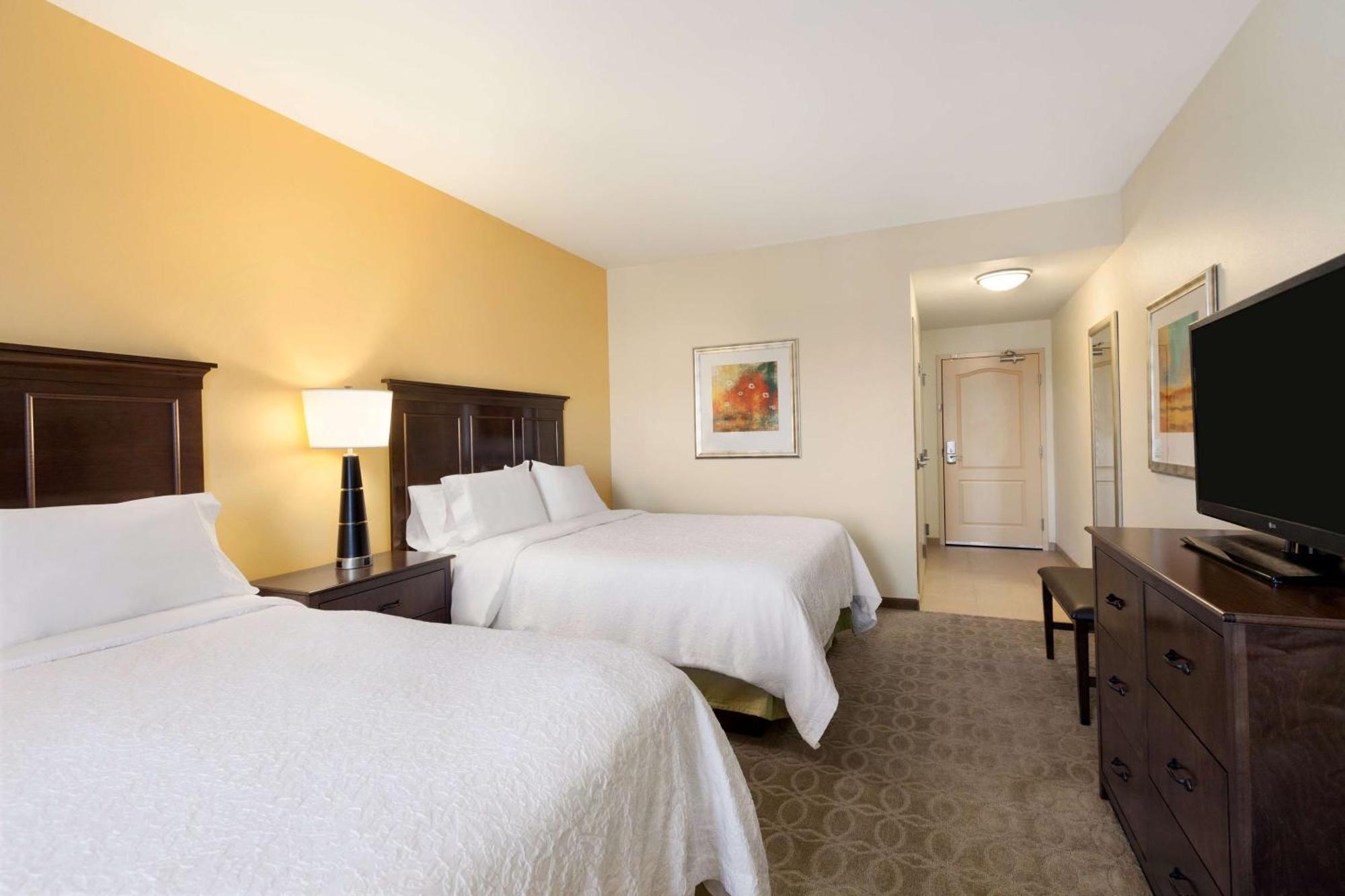 Hampton & Hotel 3*