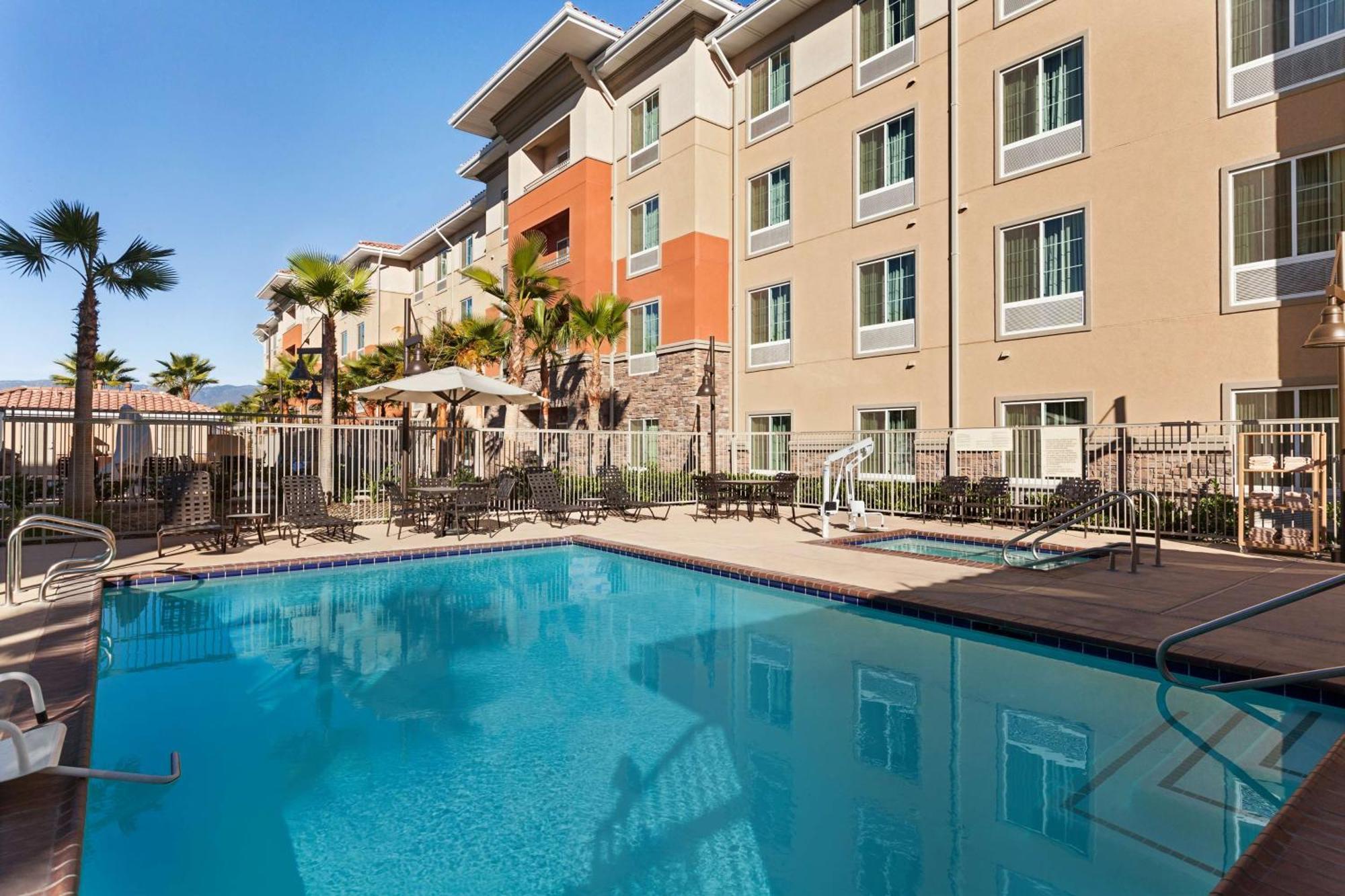 Hampton & 3* San Bernardino