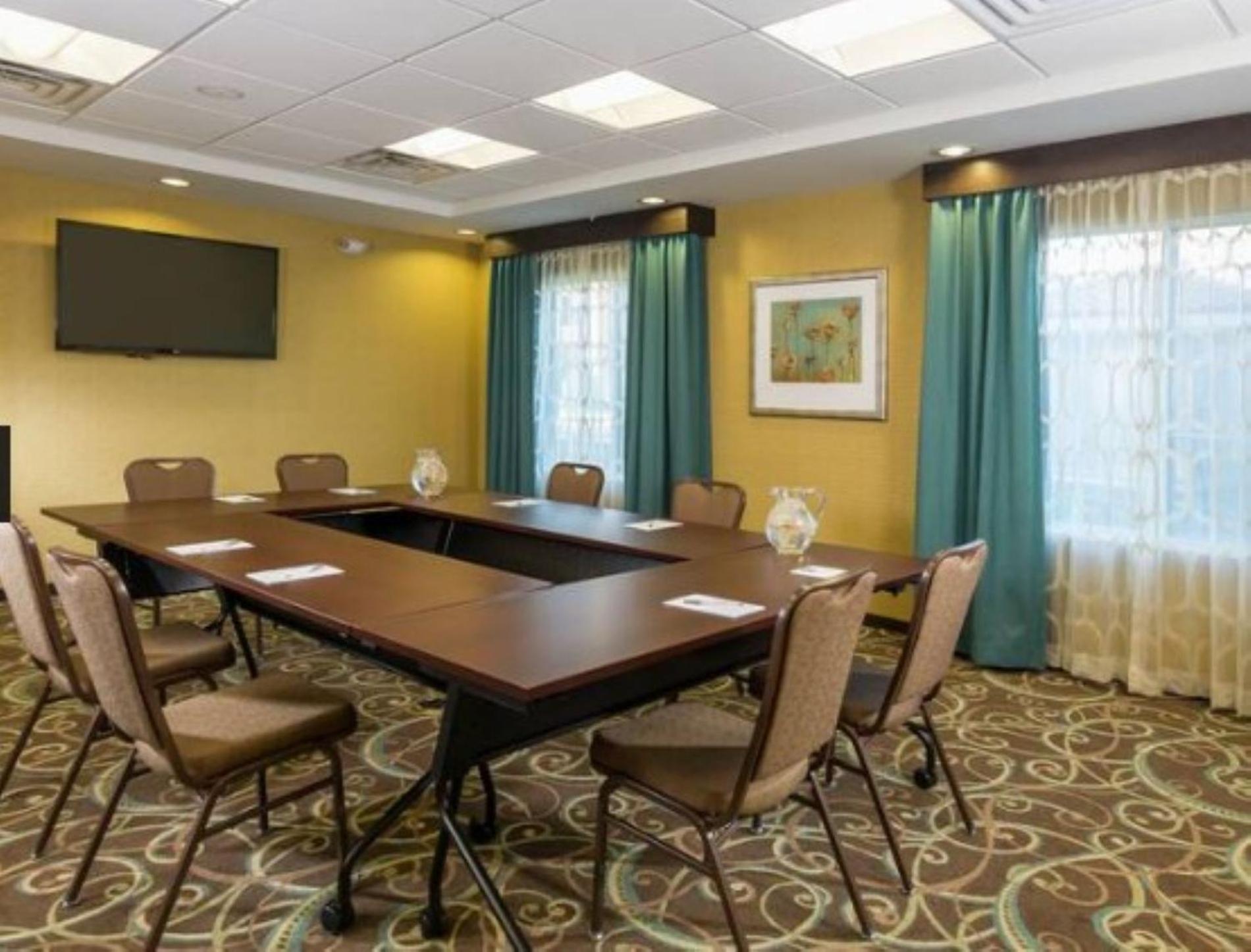 Hotel Hampton & San Bernardino